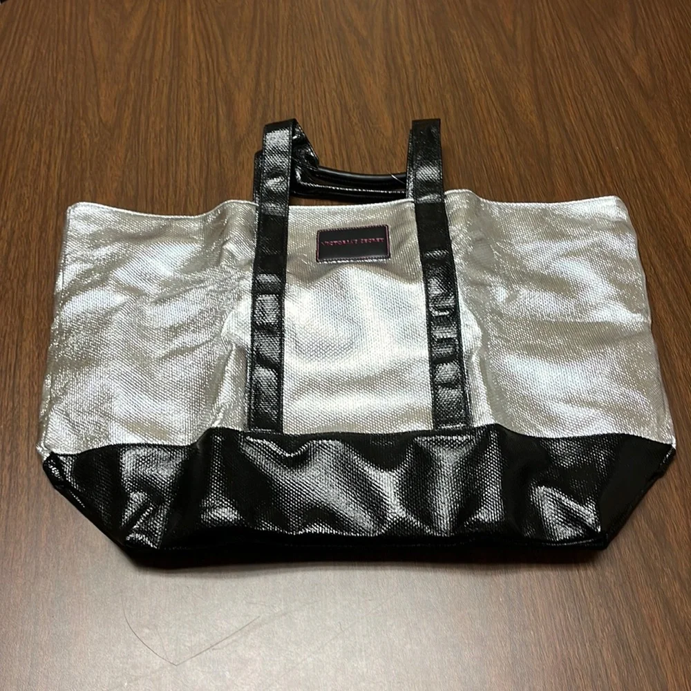 Victoria’s Secret large tote, NWOT‎